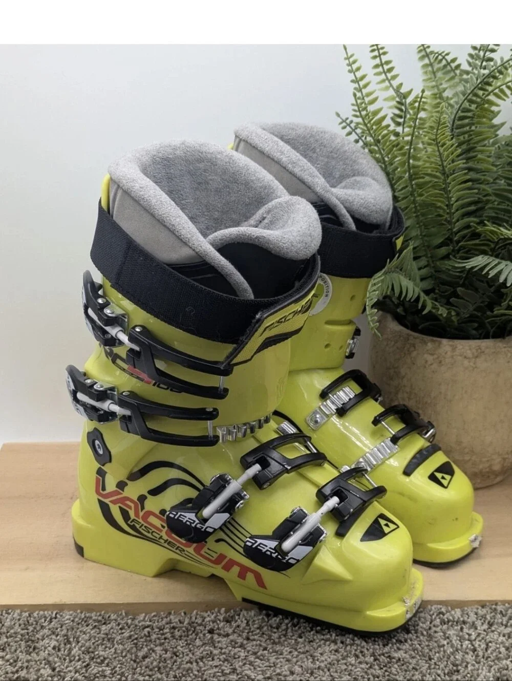 Fischer RC 4 RD 110 Ski Boot 23.5 Yellow Youth/Mens 5.5 (37 1/3) UK 4.5
